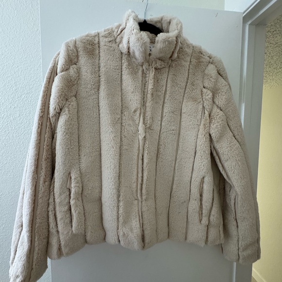 Faux fur jacket - Picture 2 of 4